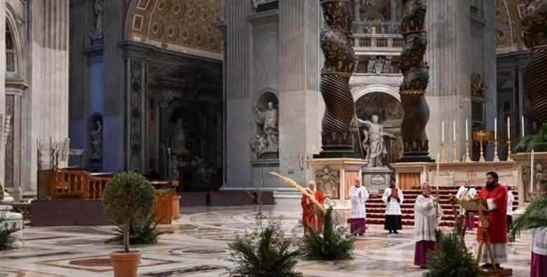 Pope celebrates mass in an empty Church 