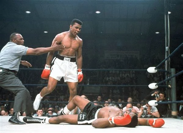 Muhammad Ali beat Sonny Liston in 1964 to win the Heavyweight Championship of the World