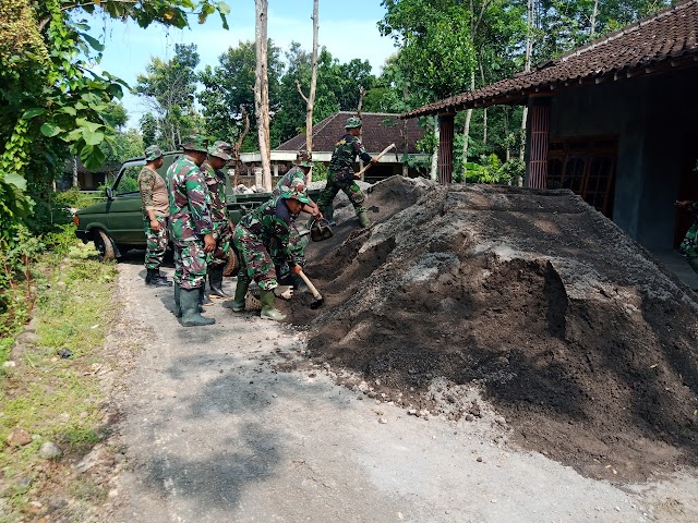 Dengan Pick Up Satgas Tmmd Reg Ke 104 Langsir Material Pasir