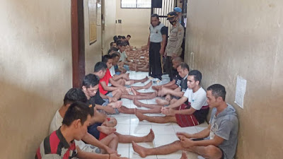 Jaga Kebugaran Tubuh, Wakapolres Donggala Beri Tips Sehat Dari China kepada Tahanan.