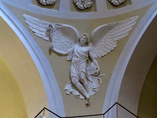 Scultura di un angelo, chiesa di San Benedetto, Livorno