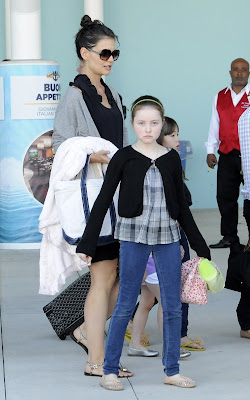 Katie Holmes and Suri Cruise in Ft Lauderdale