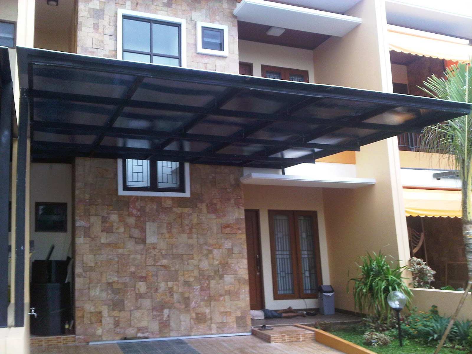 KANOPI BAJA RINGAN FINISHING CAT CANOPY DAN RANGKA ATAP