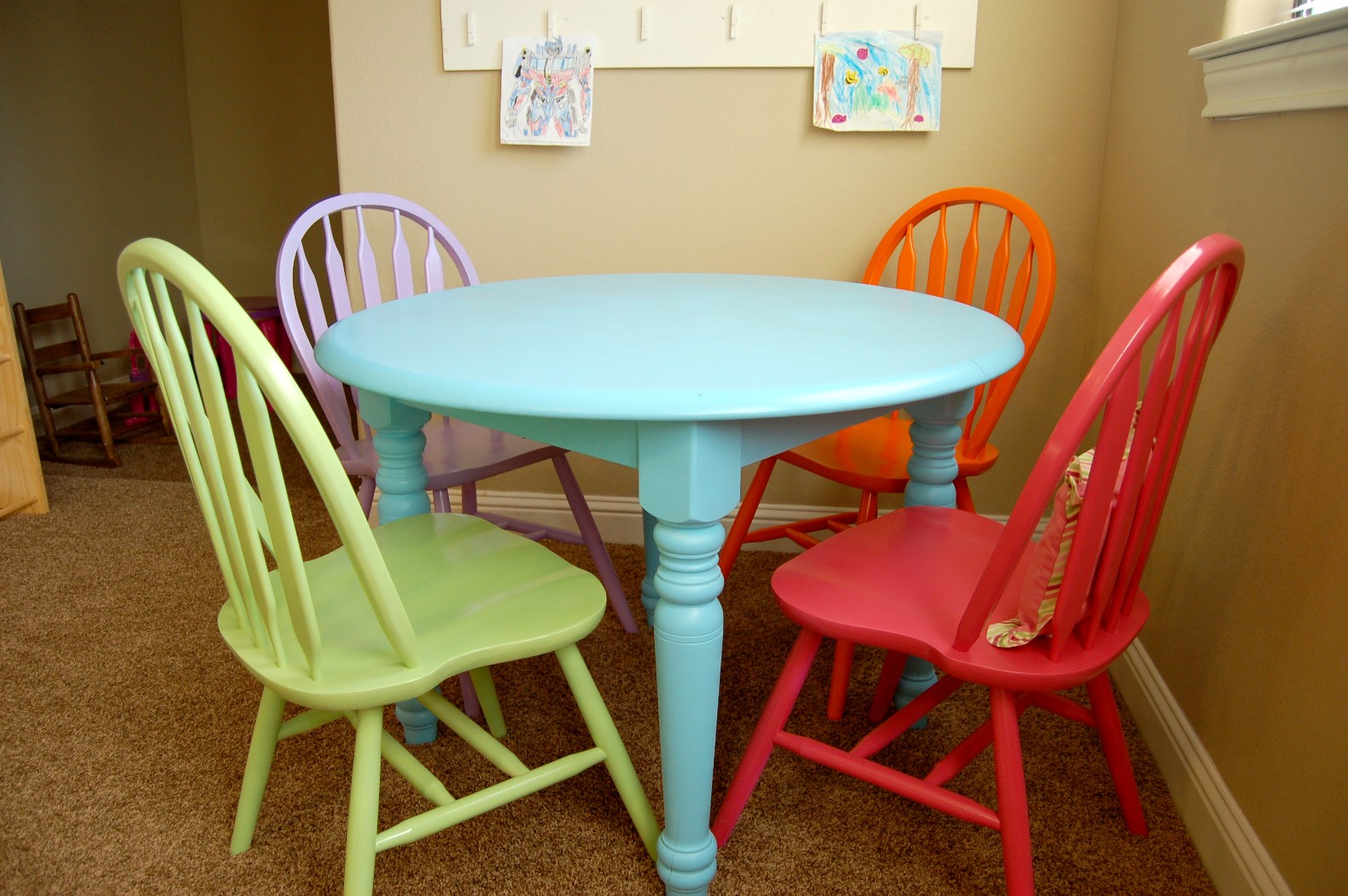 Kitchen Tables And Chairs