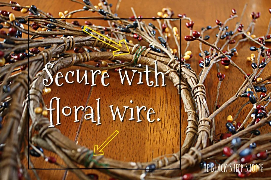 Secure the garland with wire.