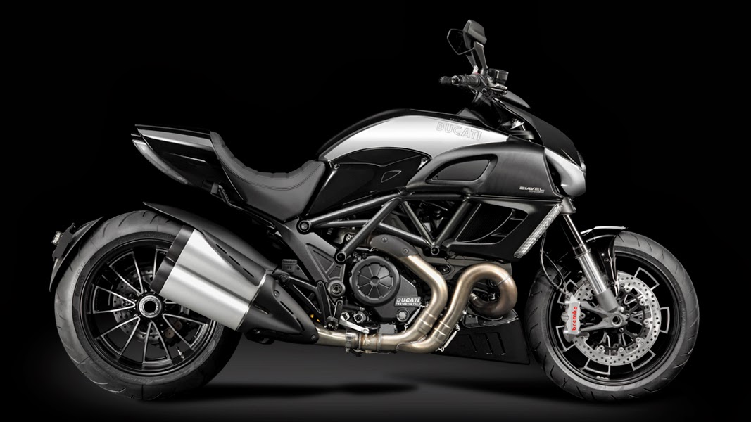 Ducati Diavel Cromo - Giá Hãng: 18,995 usd - Giá Thị Trường: 34,535 usd