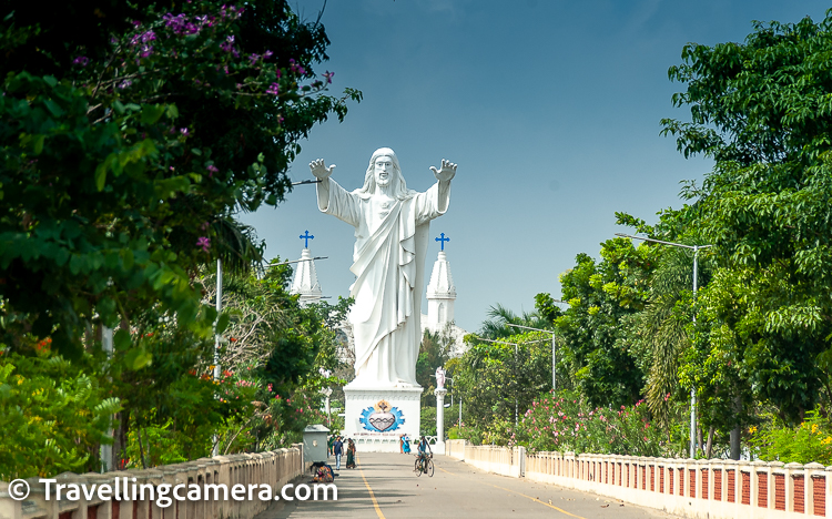 For our trip to Pichavaram (at that time we did not know that we would end up at Pondicherry) we chose to drive along the east coast. Our first stop on this day was at Velankanni, where we saw the Morning Star Cathedral, Old Velankanni Church, and the Bascilica of Our Lady of Good Health. We reached there and were surprised to find a service in progress in Hindi. Apparently there is a service schedule in various languages and we happened to visit when it is scheduled to happen in Hindi.