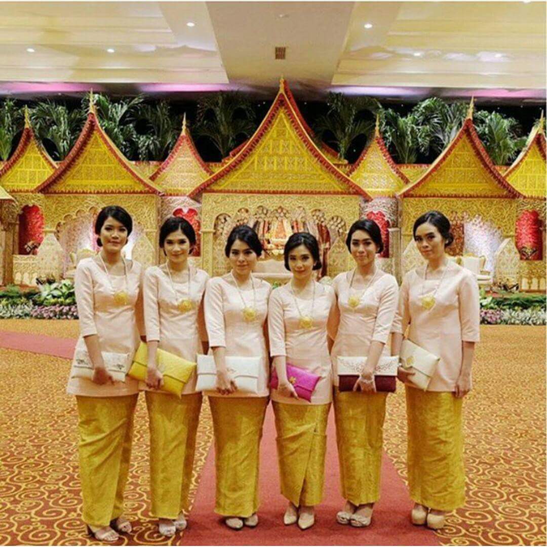 18 Contoh kebaya Untuk Seragaman