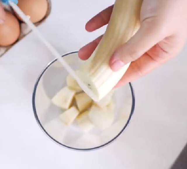  ini dibuat dengan mengadopsi teknik dan resep yang sangat sederhana Resep Nugget Pisang Sederhana Tanpa Gula, Tanpa Telur