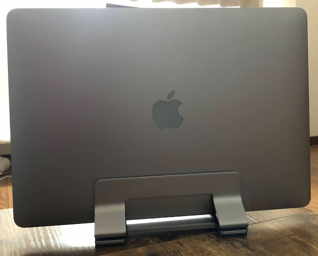 M1 MacBook Airの表面