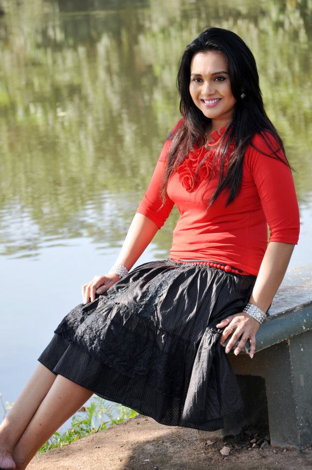 Srilankan Popular Actress and TV Presenter Gayathri Dias ...