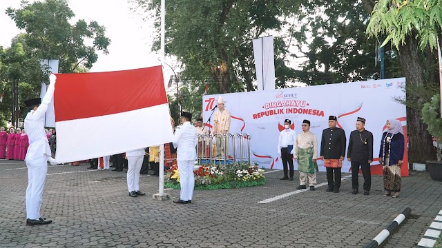 Busana Adat dan Pejuang Tempo Dulu Meriahkan Upacara HUT ke-77 Republik Indonesia di Bank Sumut