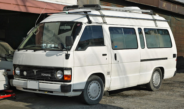 Toyota_Hiace_1982