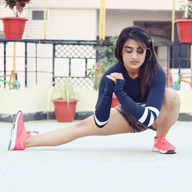 Workout Anushri Geetesh Insta