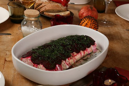 Oven-baked salmon with beetroot