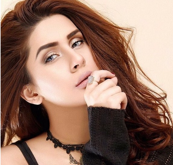 Kubra Khan – Biography, Age, Sisters, Marriage Movies, Dramas