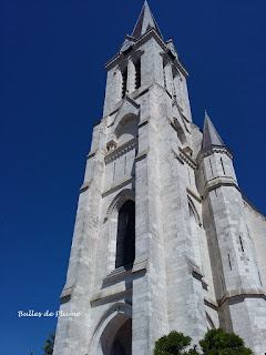 Bulles de Plume - Eglise de Bouvines