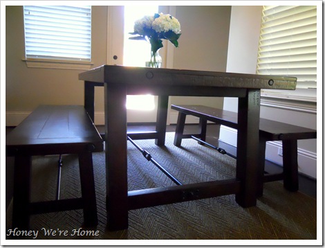 Dining table, sitting room 009