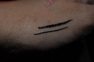 NYX The Curve Liquid Liner