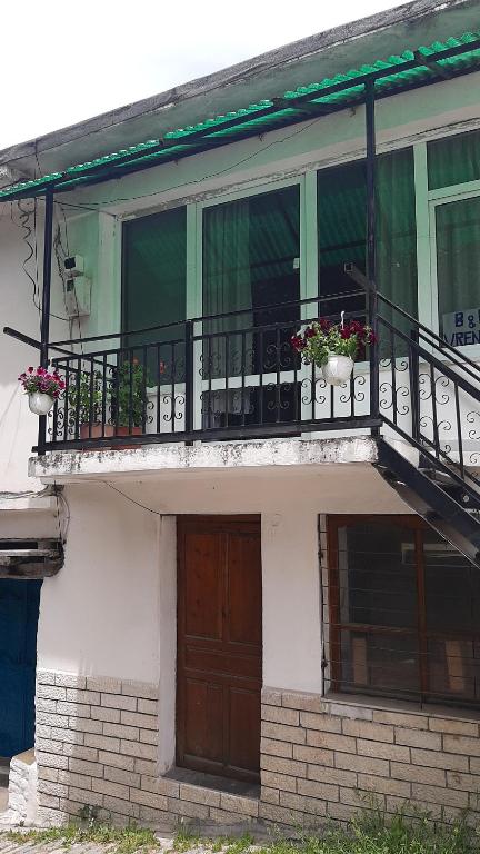 Vrenjo GuestHouse  ( Gjirokaster )