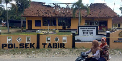 Mapolsek Tabir Dibakar, Polisi Periksa Dua Pelajar