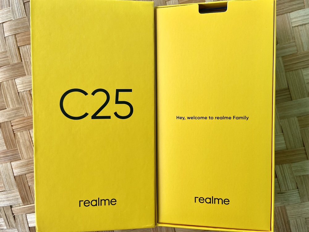 realme C25 Inside the Box