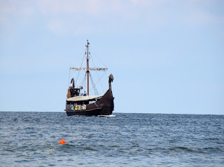 Viking Ship Photo by axe20 at https://pixabay.com/photos/ship-sea-%c5%82%c3%b3d%c5%ba-the-vikings-2575146/