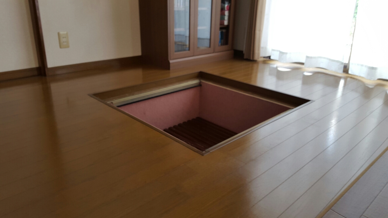 掘りごたつを畳で蓋するアイデア