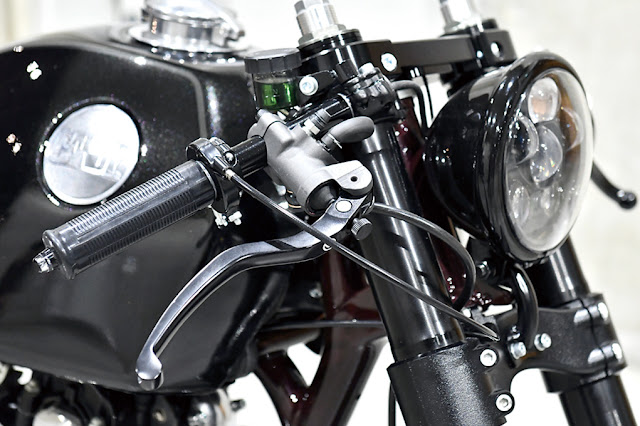 Yamaha SR400 By Candy Motorcycle Laboratory