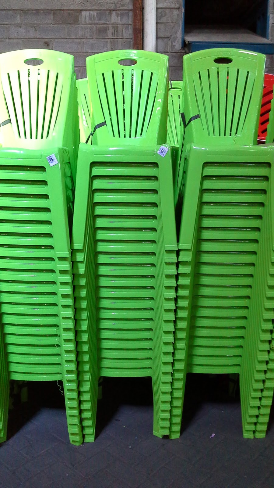 Selatan Jaya distributor barang plastik  furnitur Surabaya 
