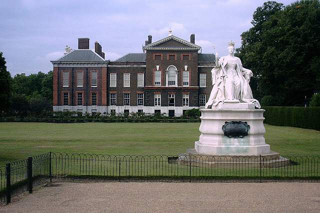 Statue of Queen Victoria by Princess Louise, Duchess of Argyll, Kensington Palace, London