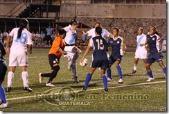 salida de la portera bethania aburto se le safa el balon y como buena cazadora  coralia monterroso hace el 4toa