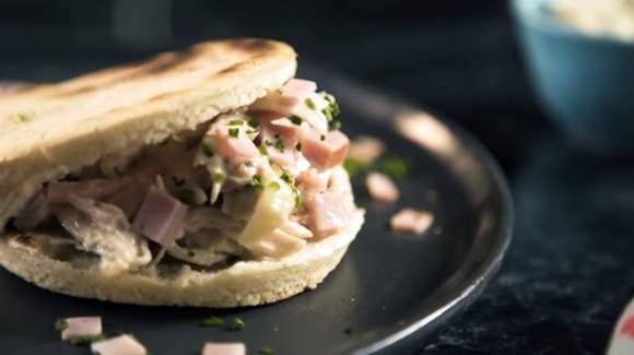 Arepa Rellena De Pollo