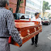 Desalojan a funeraria por no pagar renta