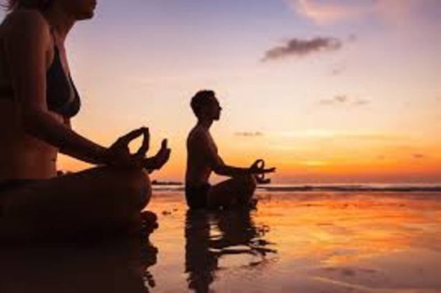 Se espera que haya muchos casos en los que sea difícil despejar la cabeza y pensar con claridad. ¡Y aquí es donde entran los beneficios de la meditación!