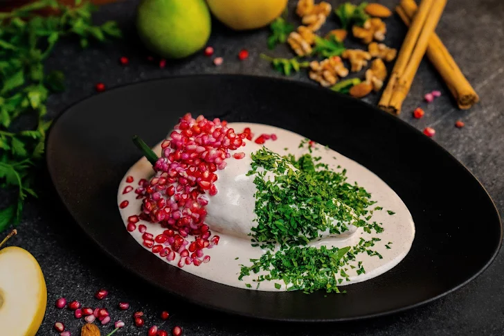 Porfirio´s trasciende presentando dos recetas de Chile en Nogada a sus invitados