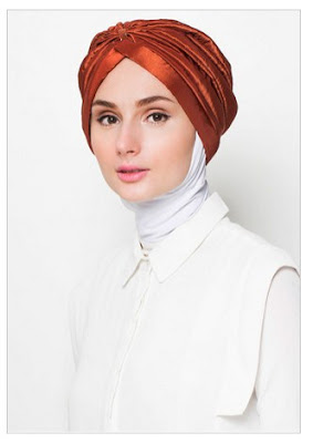  Model Terbaru dengan rancangan mewah  menghasilkan para perempuan utamanya anak muda atau berakal balig cukup akal ter √ Tutorial Hijab Modern Turban Pesta Simple, Model Terbaru 2022