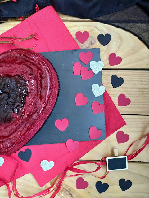 Red Velvet Cheesecake recipe. Receta tarta de queso Red Velvet (terciopelo rojo) Postre San Valentín Rojo Oreo Horno Valentines 14 Febrero Cuca