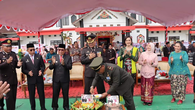 Hari Bhayangkara Ke-77, Kapolres Murung Terima Kejutan Dari Kodim 1013 Muara Teweh