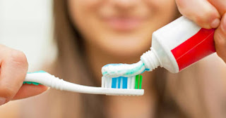 pasta gigi untuk menghilangkan karang gigi