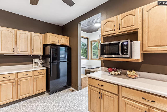 color photo of modernized kitchen, Sears Hazelton 1028 Coronado Ave Cincinnati OH