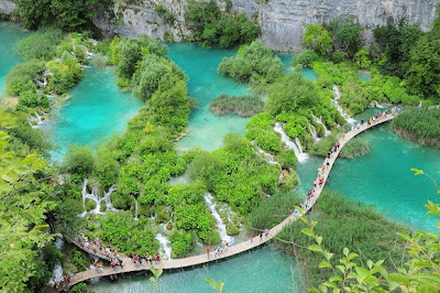 Jalan Setapak di danau Plitvice, Kroasia