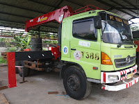 Karoseri Heavy Truck Crane UNIC
