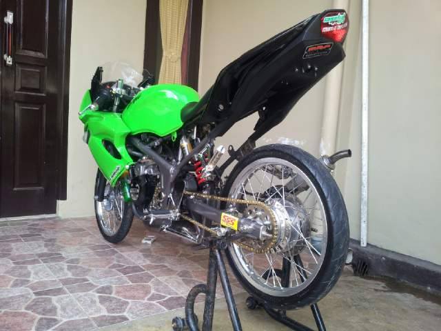 7 Gambar  Modifikasi Motor  Ninja  RR 150 cc 2 Tak Warna 