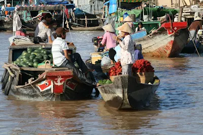 Hình gởi bè bạn coi cho vui (PTT). Pleiku phố núi và bạn bè