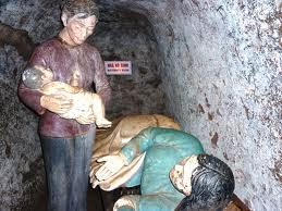 Vinh Moc tunnel - a historical relic Vinh Moc tunnel - a historical relic