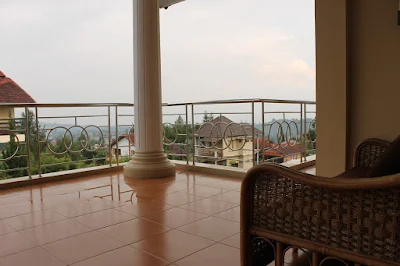 Area Balkon Lantai Dua 1