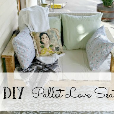 Pallet Patio Love Seat - Weekend Yard Work Series