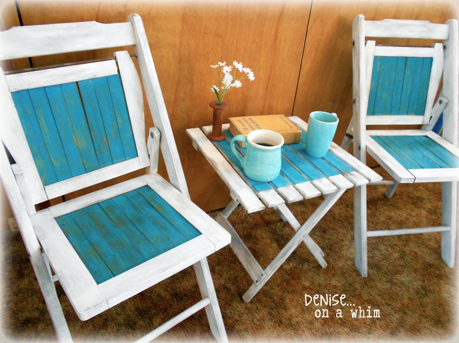 Lovely set of vintage wooden folding chairs and slotted table via http://deniseonawhim.blogspot.com