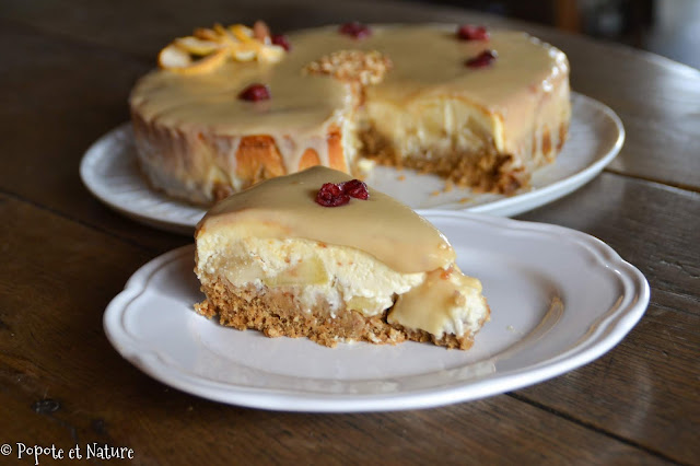 Cheesecake aux pommes caramélisées, cranberries et sauce au sirop d'érable © Popote et Nature